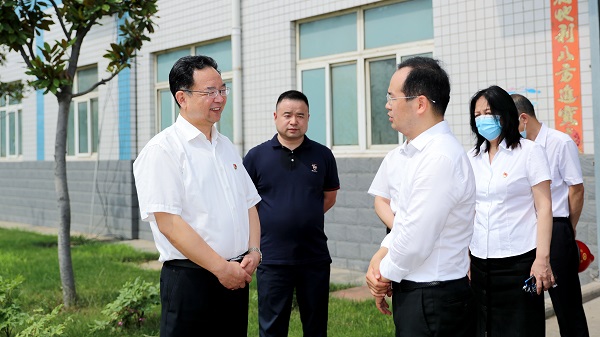 郑州市委常委、市纪委书记杜新军一行莅临壹定发调研指导事情